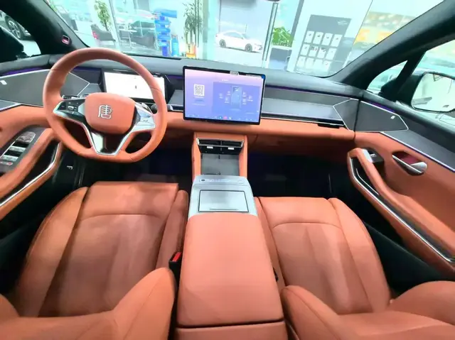 BYD TANG L 2025