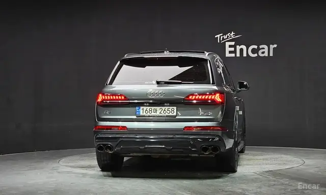 AUDI Q7 2022