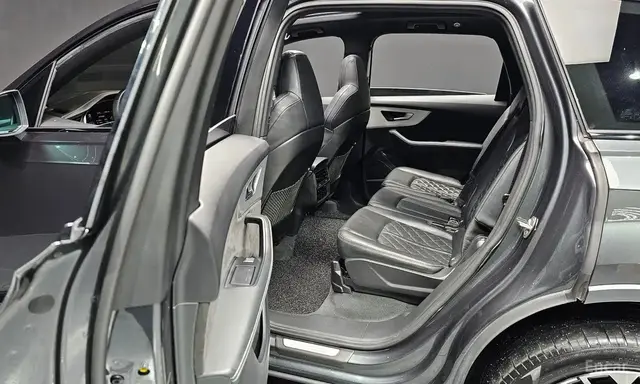 AUDI Q7 2022