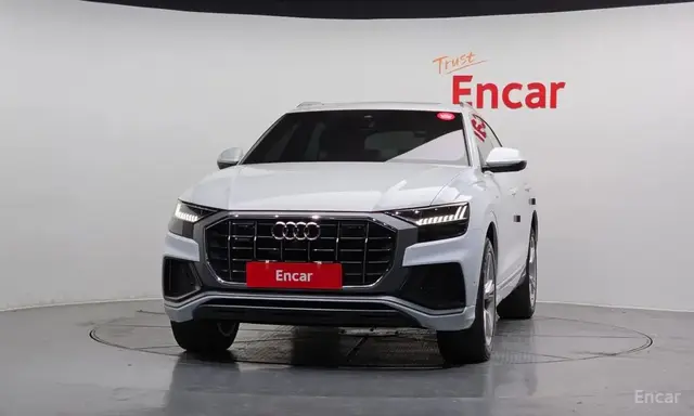 AUDI Q8 2023