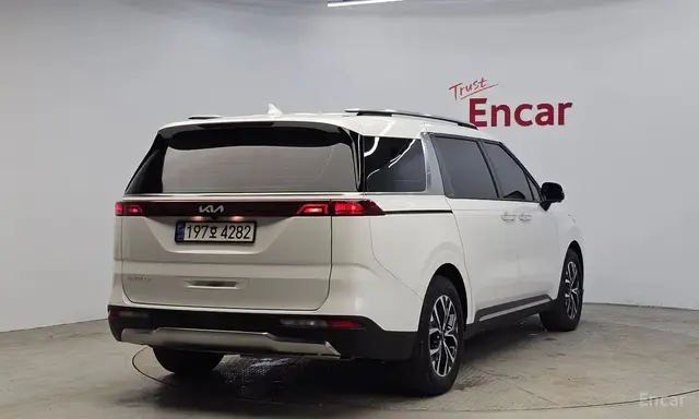 KIA CARNIVAL NOBLESSE 9 МЕСТ 2022