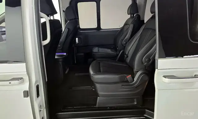 HYUNDAI STARIA PRESTIGE 9-МЕСТНЫЙ 2022