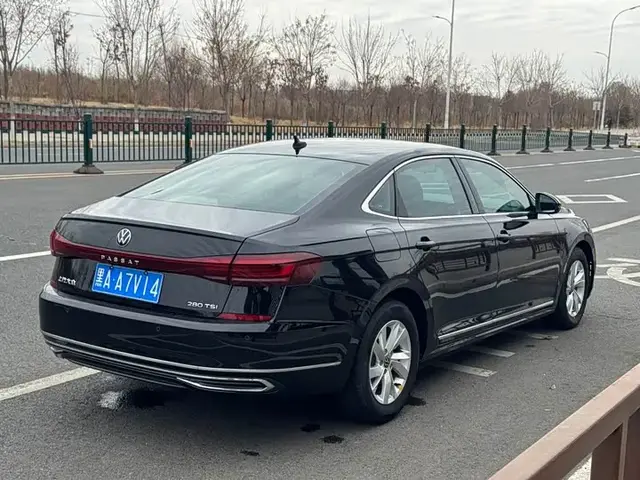 VOLKSWAGEN PASSAT 2022