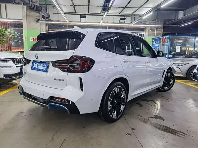 BMW IX3 2022