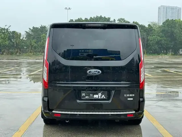 FORD TOURNEO 2022