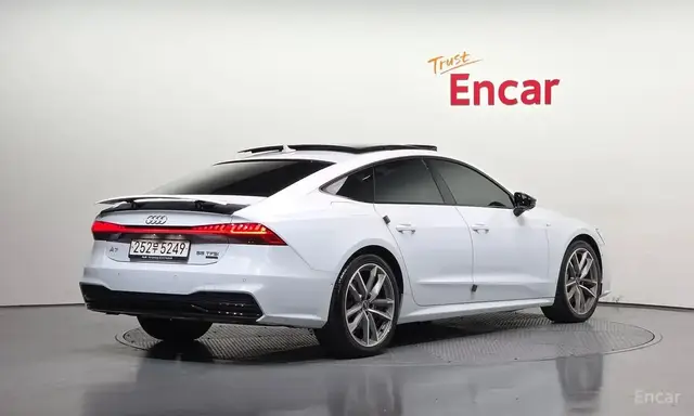 AUDI A7 2023