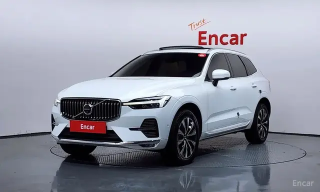 VOLVO XC60 2023