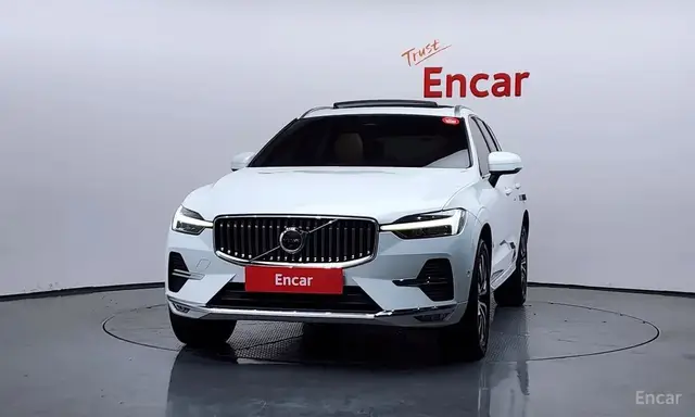 VOLVO XC60 2023
