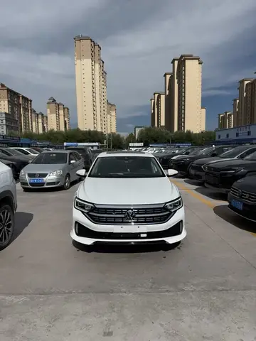 VOLKSWAGEN SAGITAR 2022
