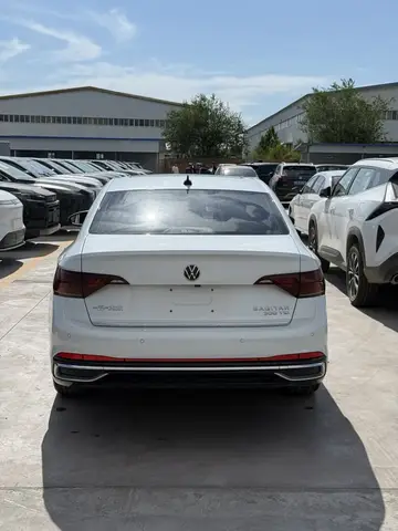 VOLKSWAGEN SAGITAR 2022