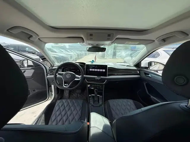 VOLKSWAGEN SAGITAR 2022