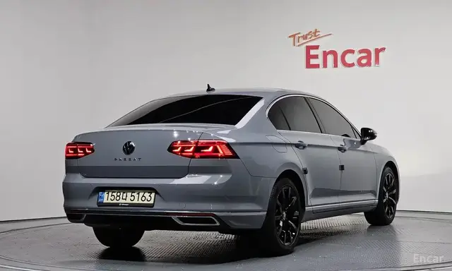 VOLKSWAGEN PASSAT GT 2022