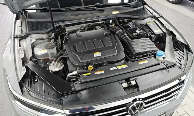 VOLKSWAGEN PASSAT GT 2022