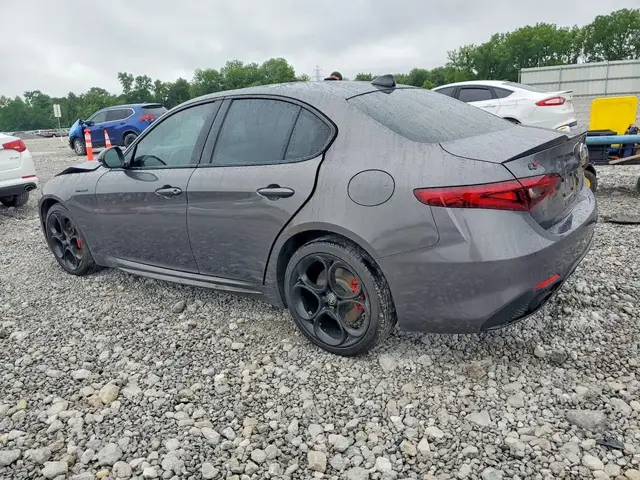 ALFA ROMEO GIULIA 2022