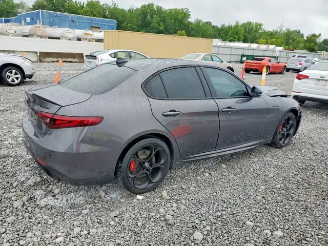 ALFA ROMEO GIULIA 2022