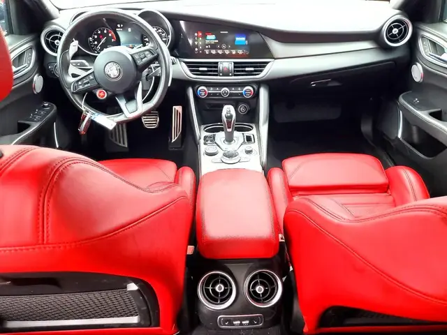 ALFA ROMEO GIULIA 2022