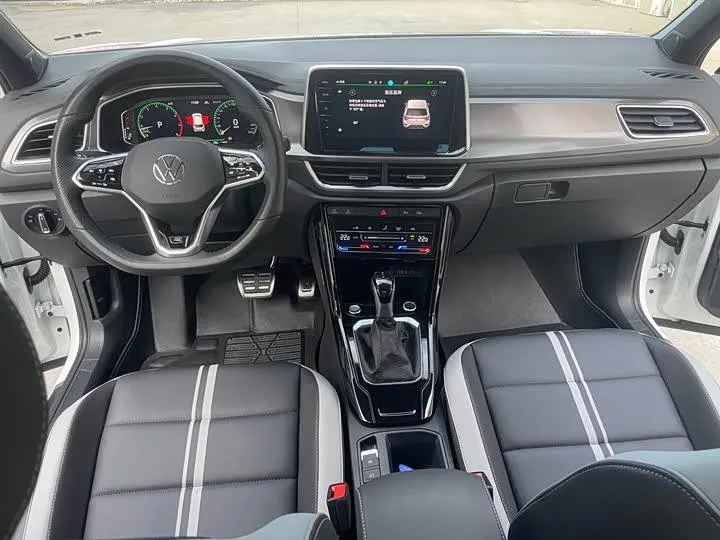 VOLKSWAGEN T-ROC 2023