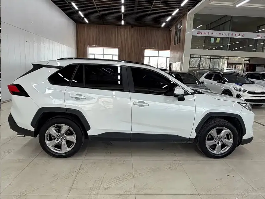 TOYOTA RAV4 2022