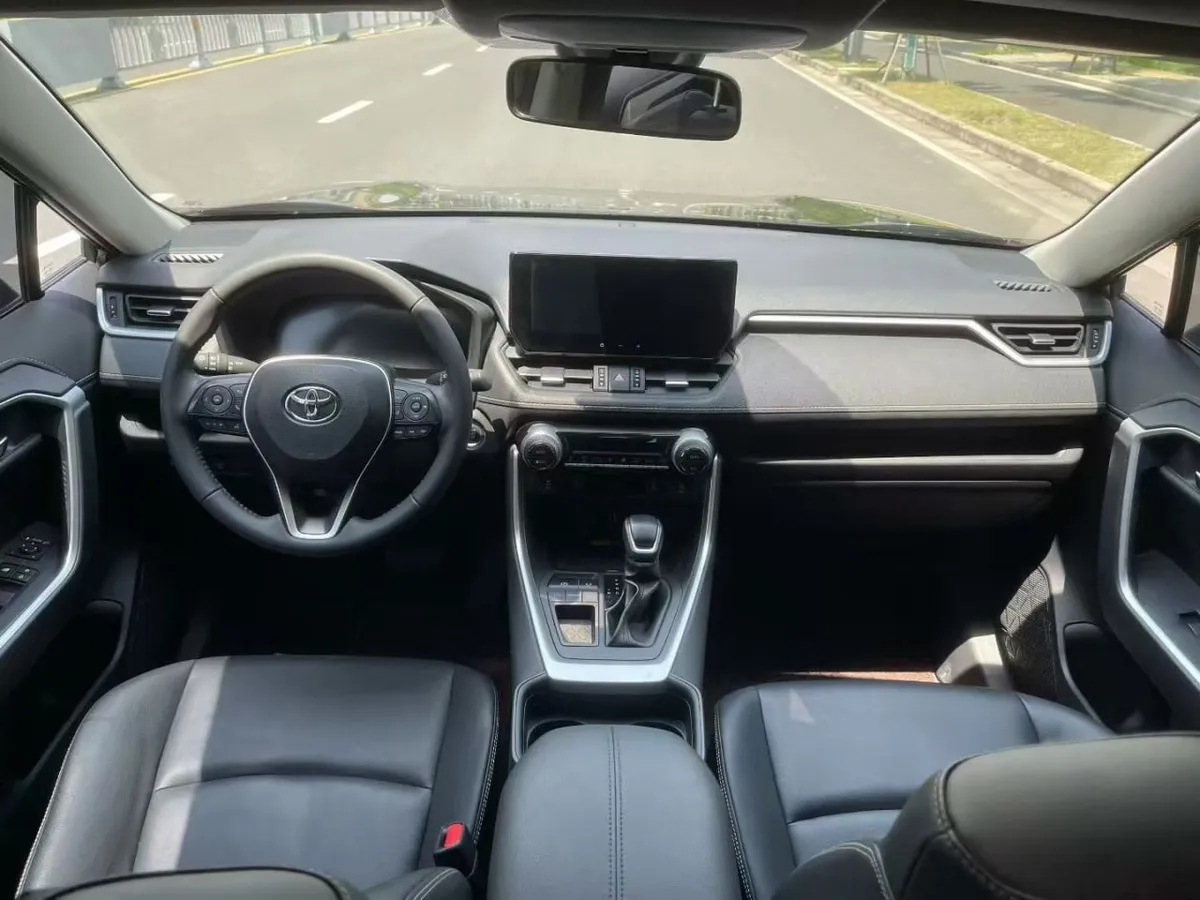 TOYOTA RAV4 2023