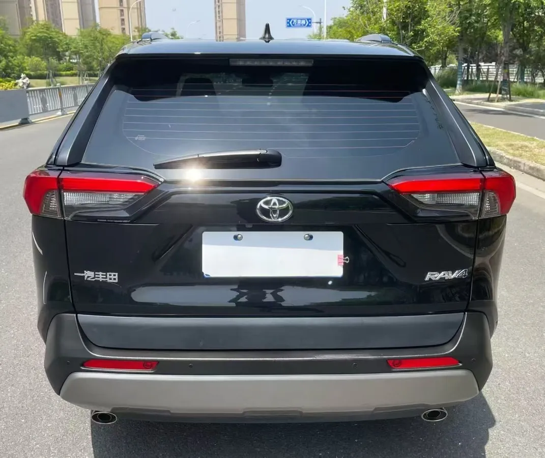 TOYOTA RAV4 2023