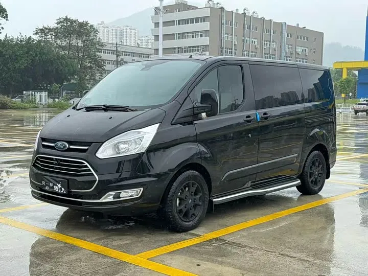 FORD TOURNEO 2022