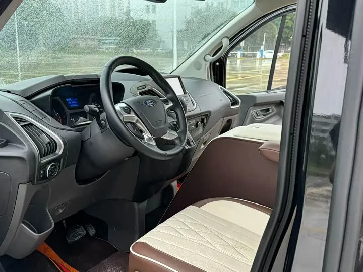 FORD TOURNEO 2022