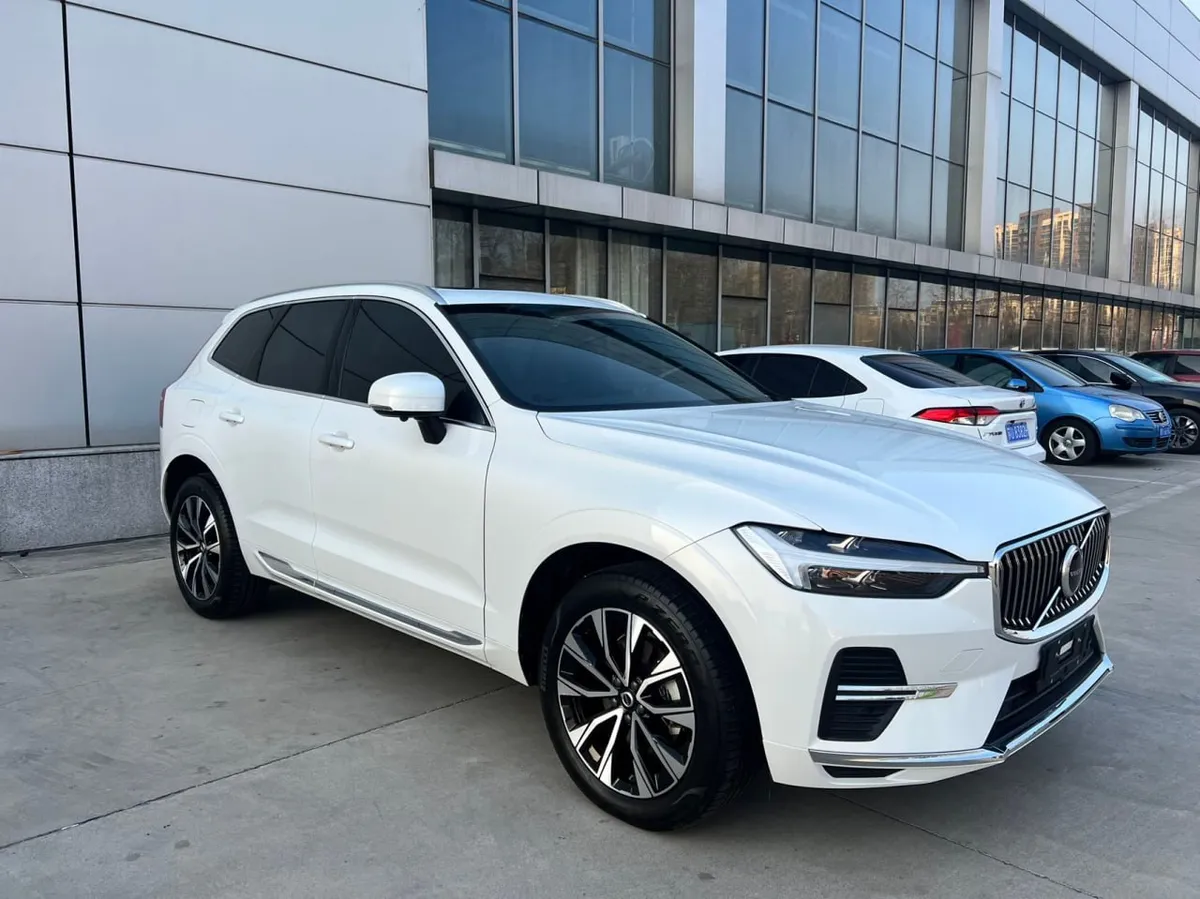 VOLVO XC60 2022