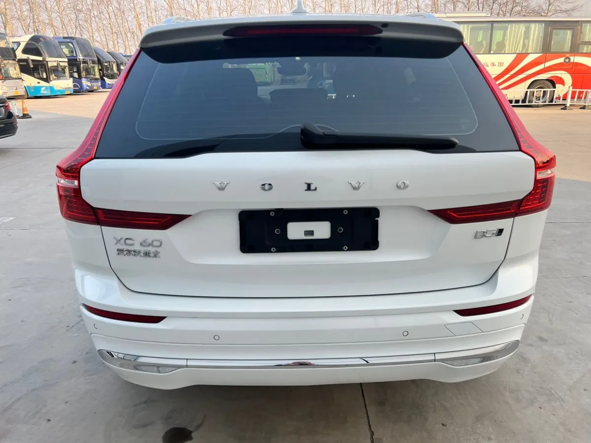 VOLVO XC60 2022