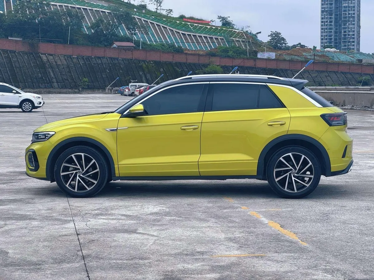 VOLKSWAGEN T-ROC 2023