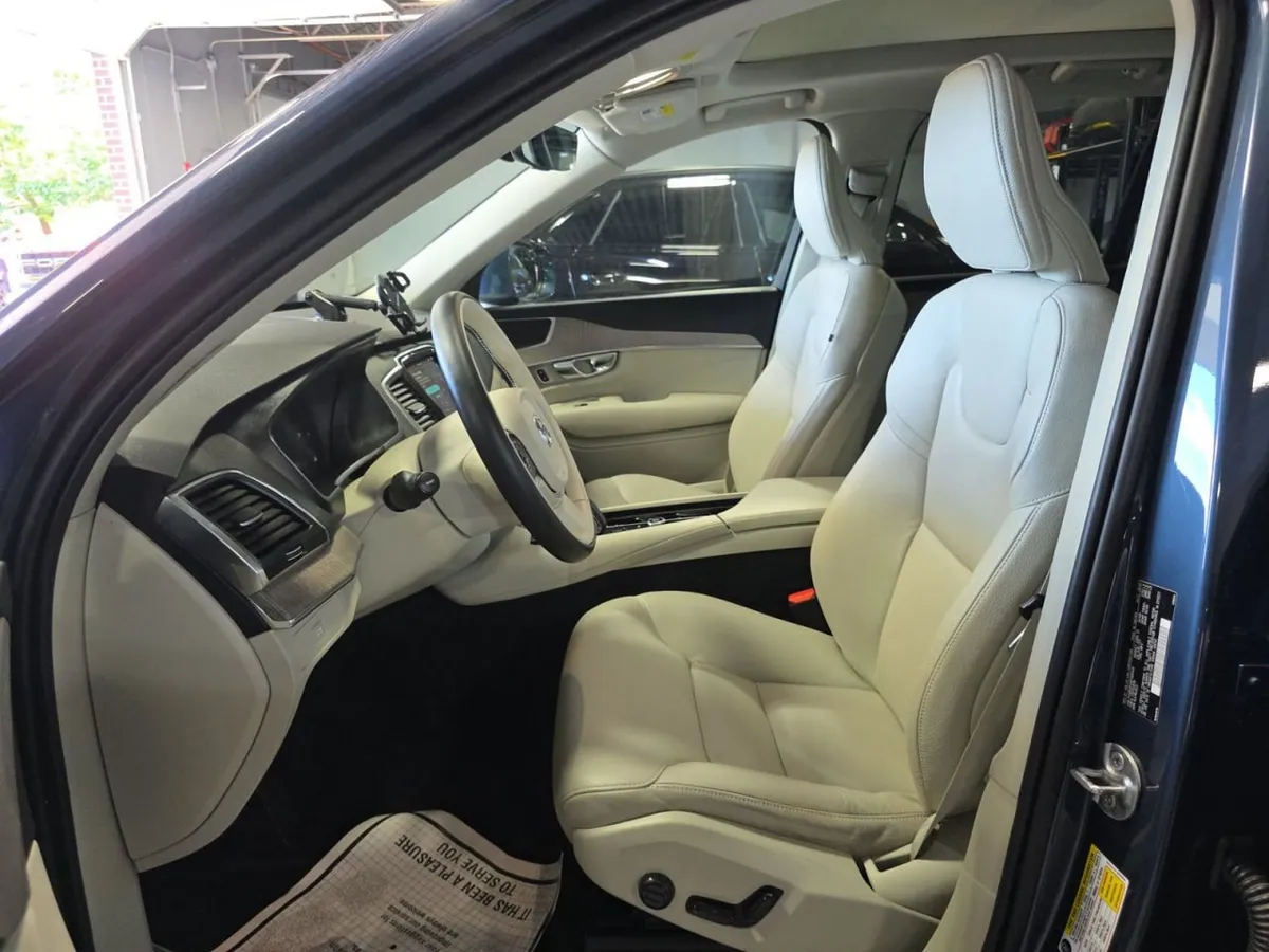VOLVO XC90 2022