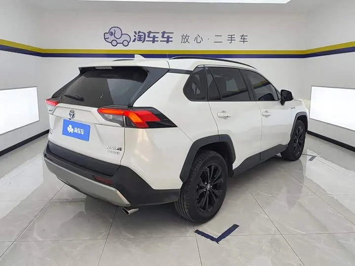 TOYOTA RAV4 2023
