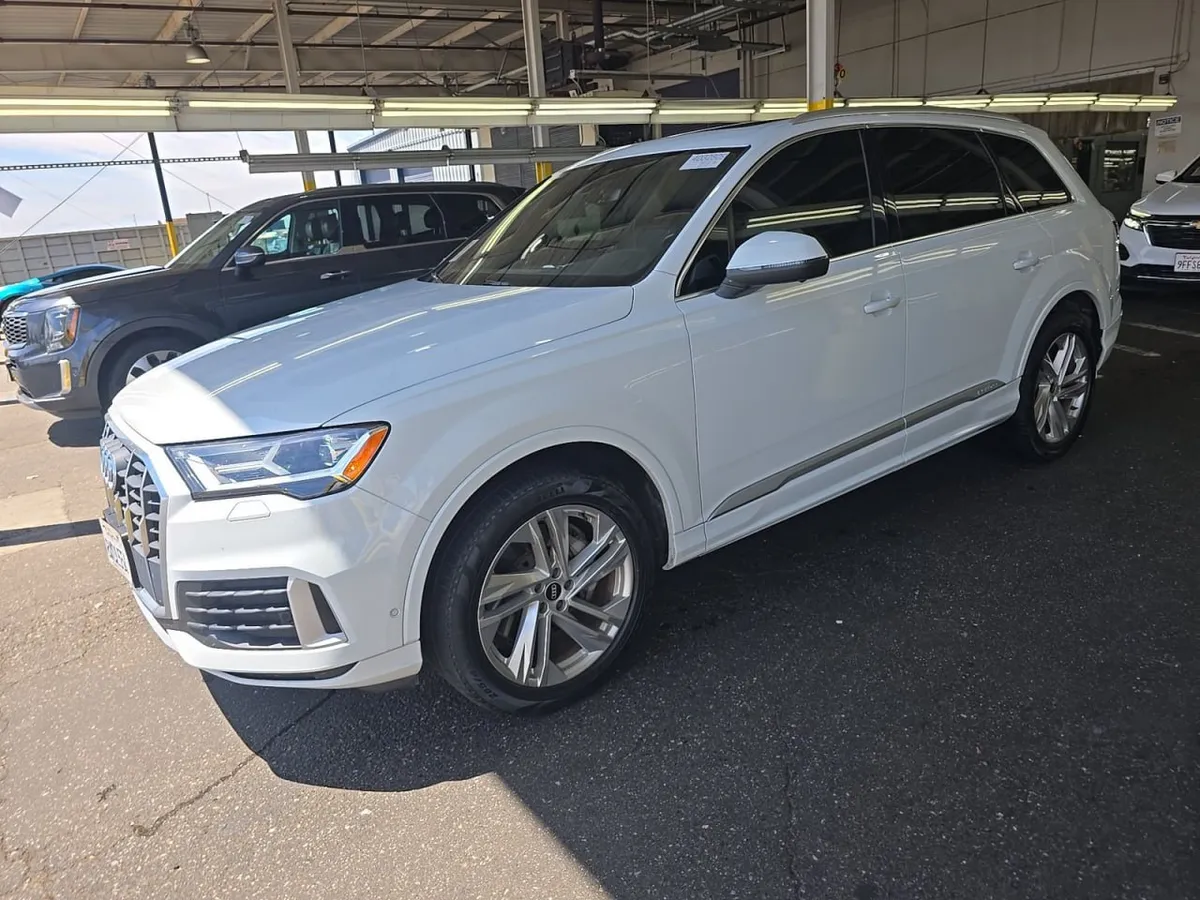 AUDI Q7 2021