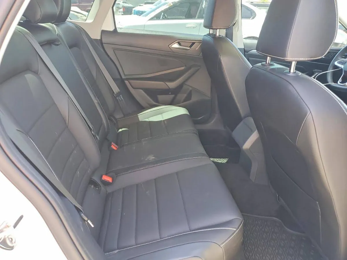 VOLKSWAGEN JETTA SE 2023