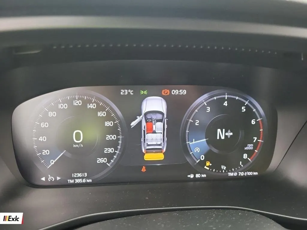 VOLVO XC40 2022