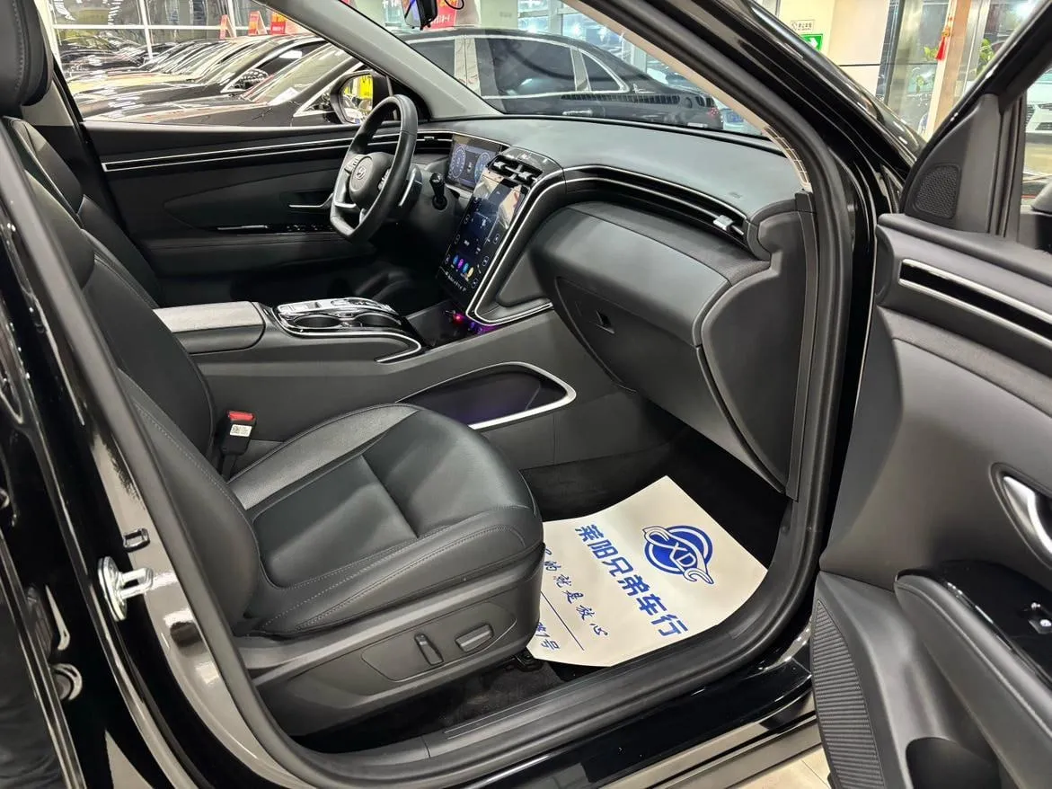 HYUNDAI TUCSON LUX PREMIUM EDITION 2022