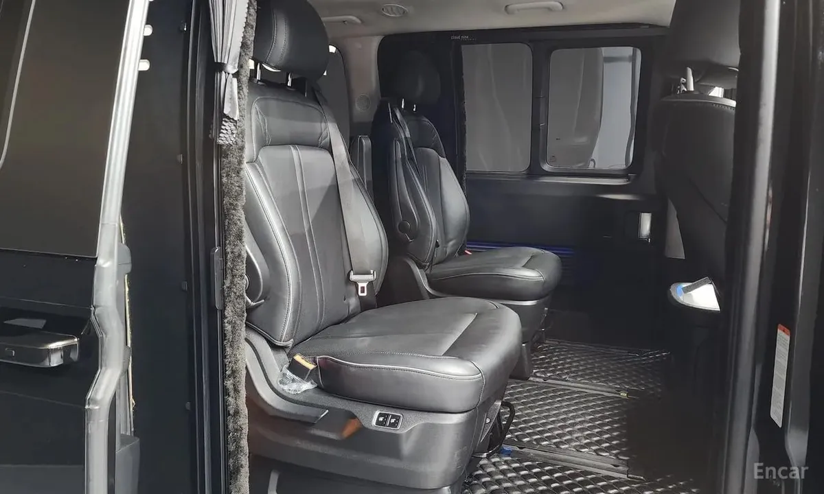 HYUNDAI STARIA 2021