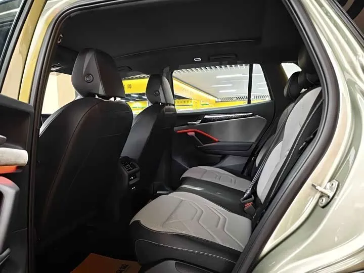 VOLKSWAGEN TAYRON L 2025