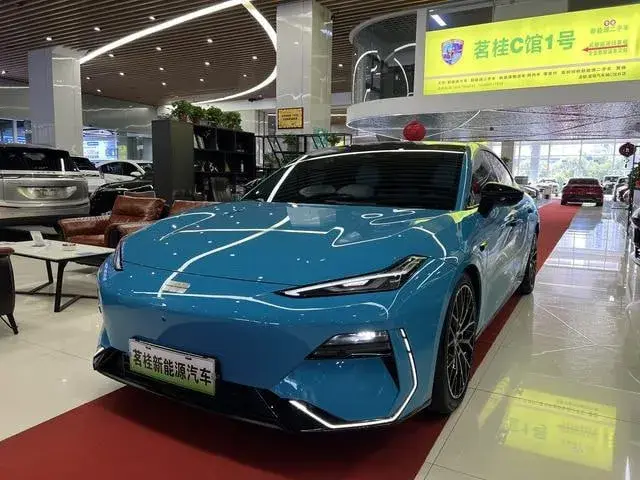 GEELY GALAXY E8 2024