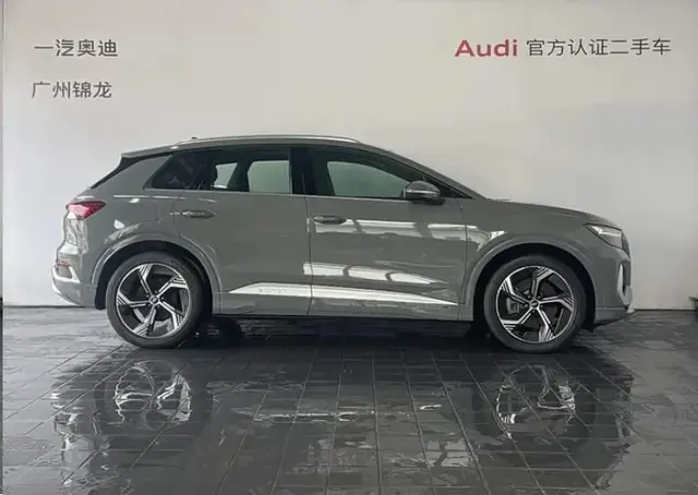AUDI Q4 E-TRON 2024