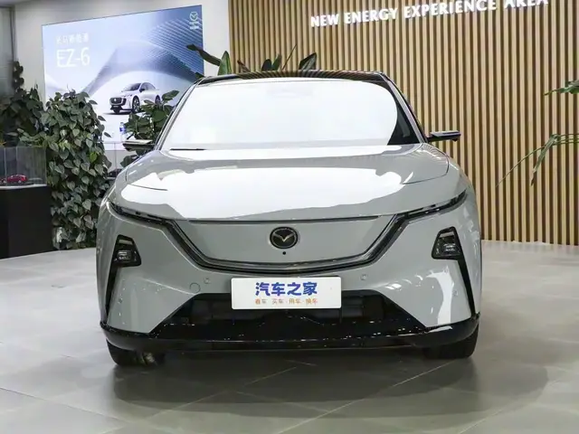 MAZDA EZ-60 2025