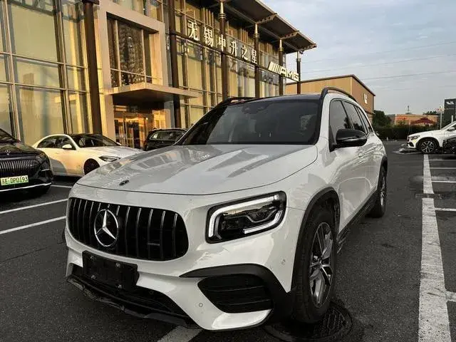 MERCEDES-BENZ GLB 35 ///AMG 2021