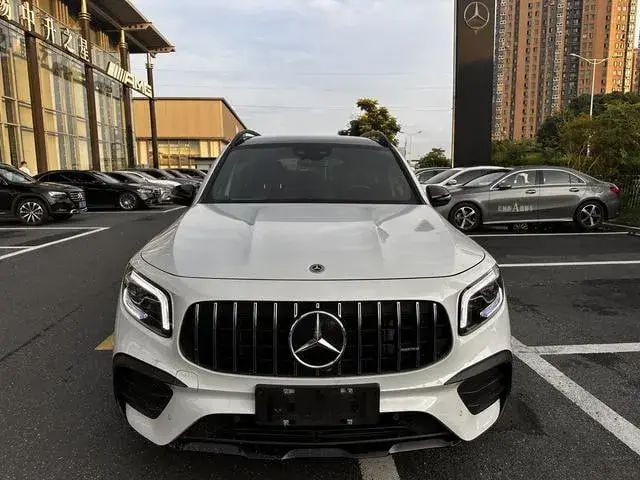 MERCEDES-BENZ GLB 35 ///AMG 2021
