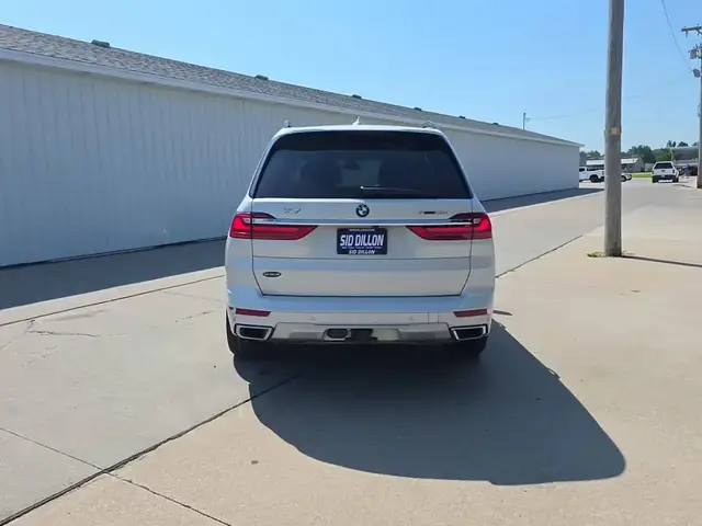 BMW X7 2021