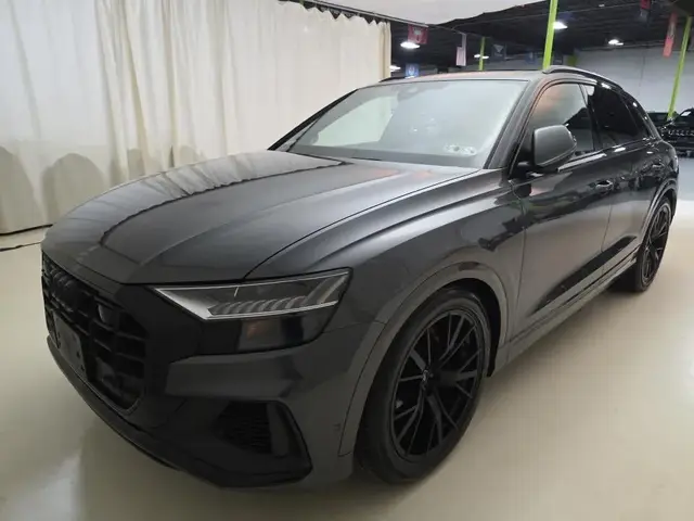 AUDI Q8 2023