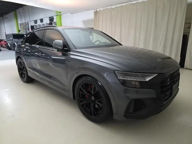 AUDI Q8 2023