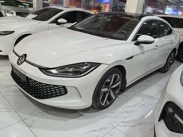 VOLKSWAGEN LAMANDO L 2023