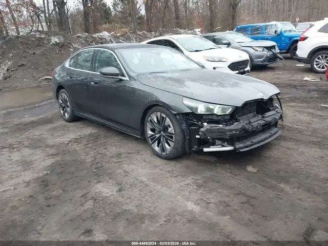 BMW 5 SERIES 2024