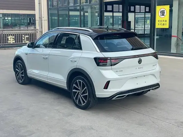 VOLKSWAGEN T-ROC 2023