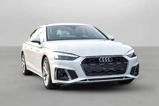 AUDI A4 2023