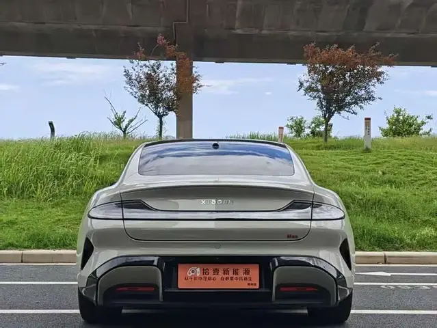 XIAOMI SU7 2024
